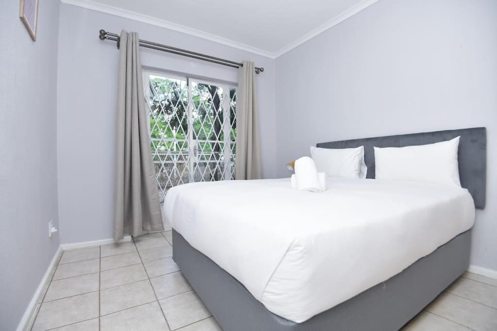 Comfy Hatfield Appartment Pretoria-Noord Exterior foto