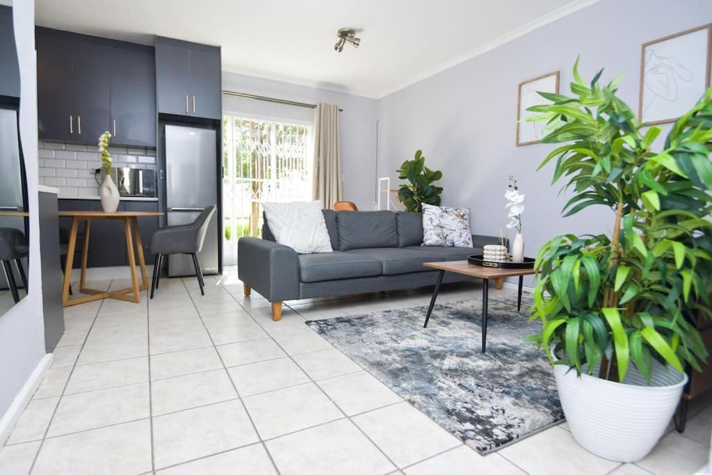 Comfy Hatfield Appartment Pretoria-Noord Exterior foto
