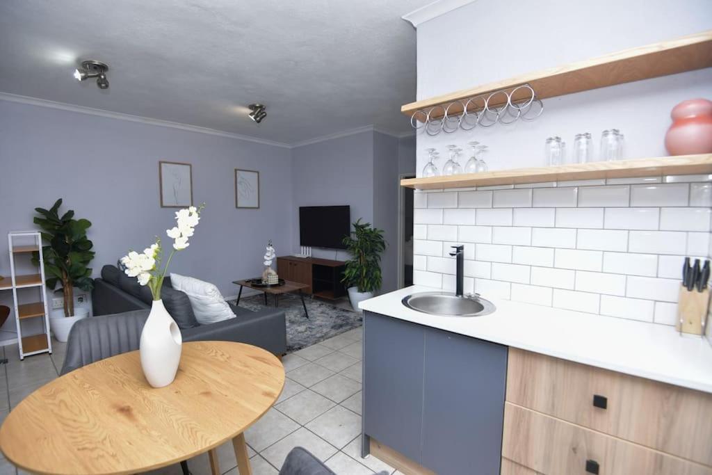 Comfy Hatfield Appartment Pretoria-Noord Exterior foto