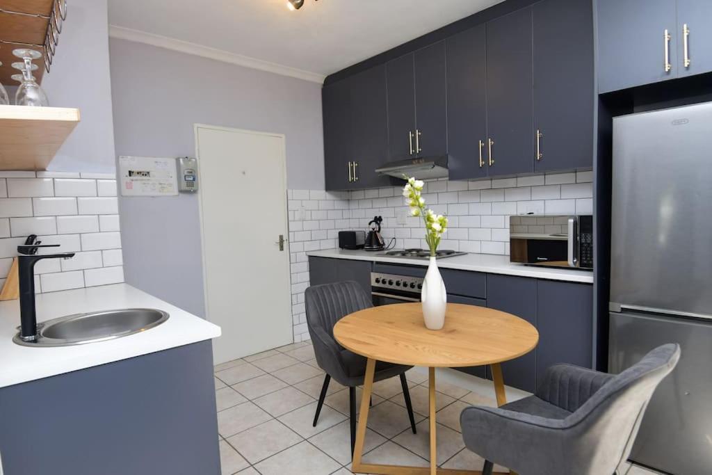 Comfy Hatfield Appartment Pretoria-Noord Exterior foto
